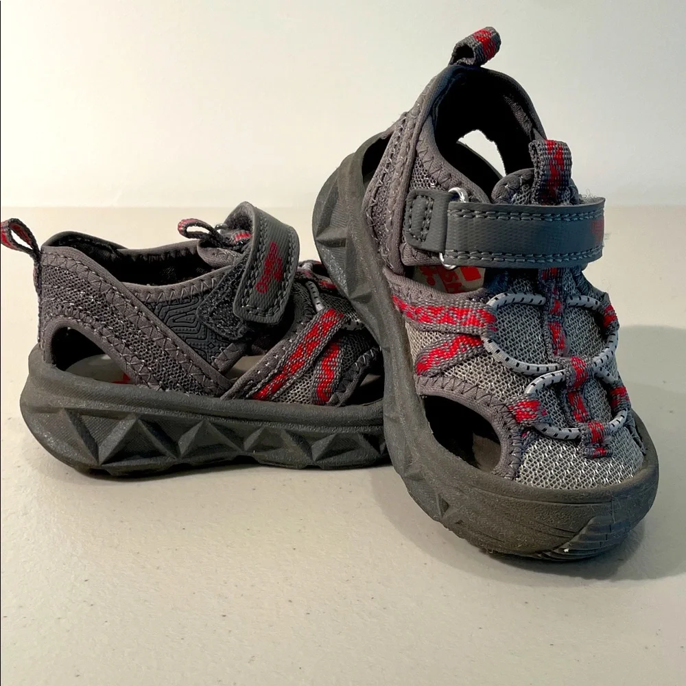 EUC Oshkosh B’gosh Velcro Toddler Water Shoe Sandals, Size 5